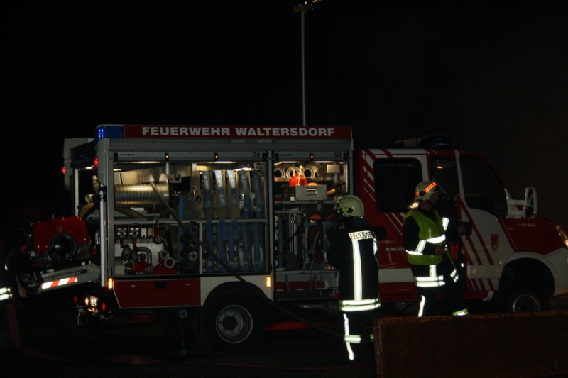Brandeinsatz Waltersdorf 10-11-2010 Bild 8